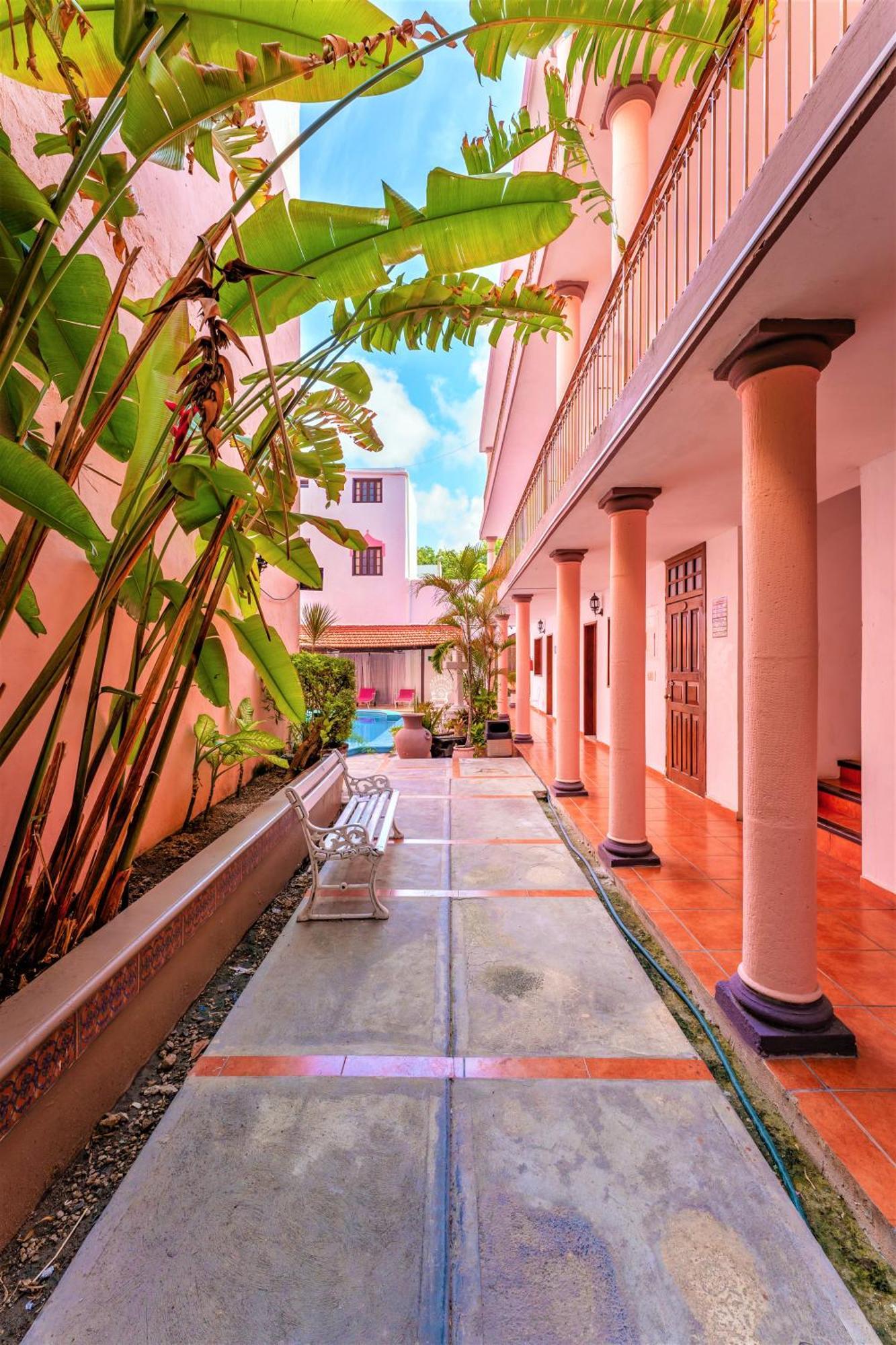 Santa Lucía Hotel